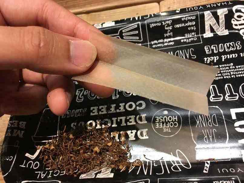 手巻きシャグ、ハンドロールでの巻き方２