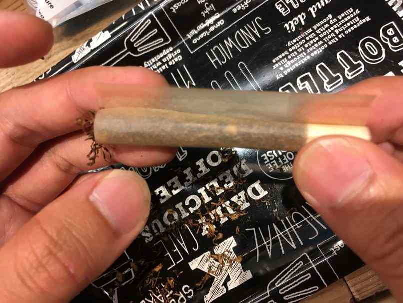 手巻きシャグ、ハンドロールでの巻き方７