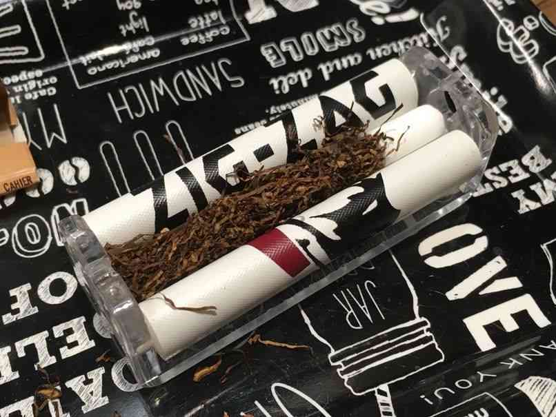 手巻きシャグ、ローラーでの巻き方４