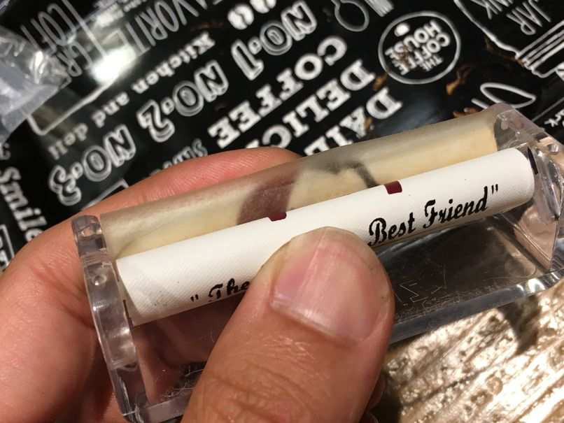 手巻きシャグ、ローラーでの巻き方７